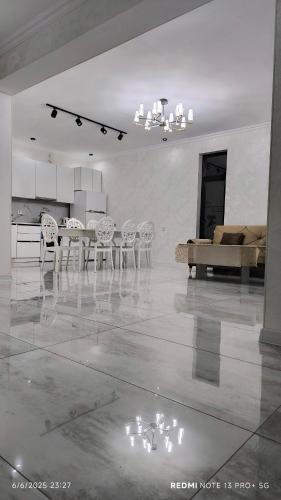 White House gabala in Vandam