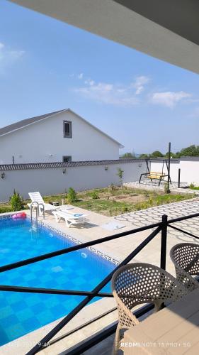 White House gabala in Vandam