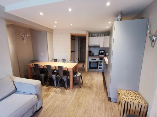 Appart 8 Personnes avec Salon Neuf et Parking Couvert Le Thuria in Le Chantel