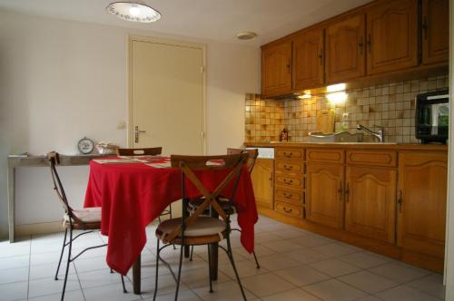 Létesítmények, Juniper House in Vulaines-sur-Seine