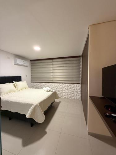 Cómodo monoambiente en Equipetrol