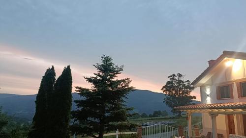 Skats, Casa rural La Corona in Villafufre