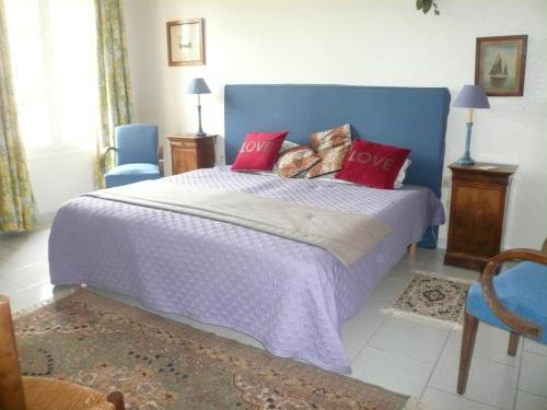 2 bedrooms, 4 beds
