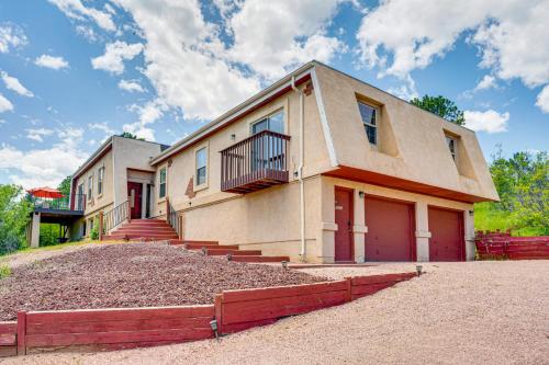 Breweries, Hiking Trails & Museums: Monument House in Woodmoor (CO)