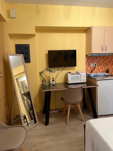 Cozy ground floor studio near metro!, Athènes (photo 6)