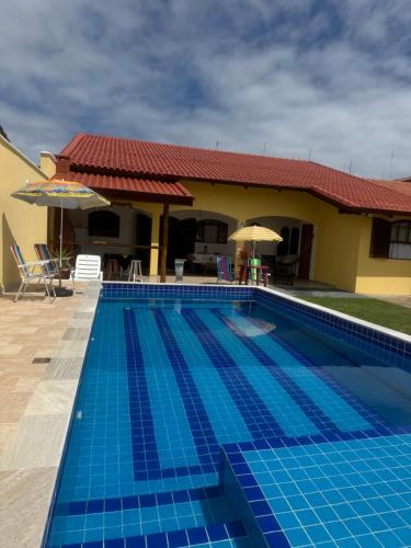Casa Amarela com piscina in บัลเนียริโอตูปี