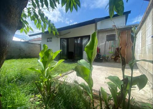 Stunning Family Friendly House Nearby Lampuuk Beach in Mon Ikeun