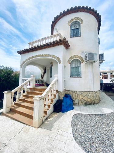 Chalet de 3 habitaciones con piscina privada in Costa del Zefir