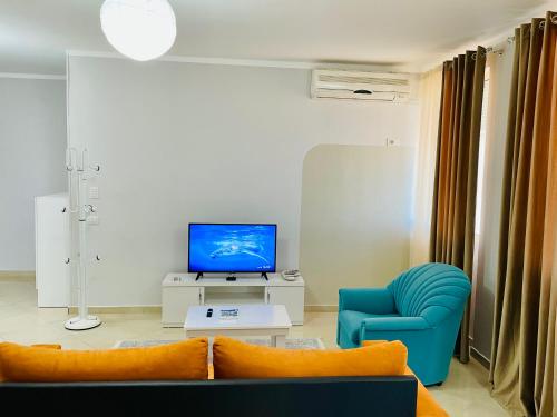 Sala de estar / sala de TV, EasyTrip Family - City Center in Divjake