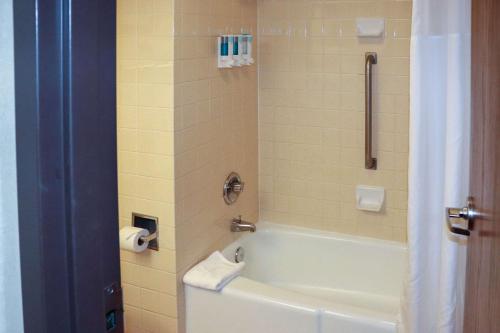Pear Tree Inn Paducah - image 11