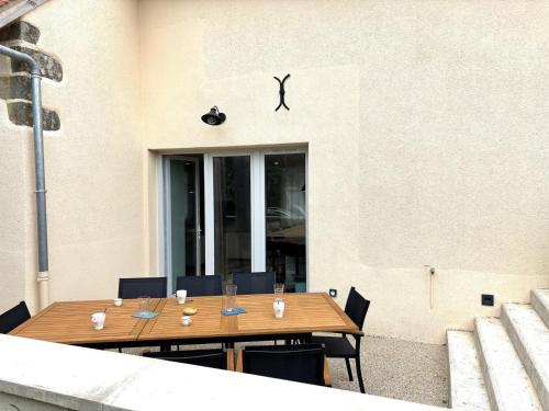 Gîte authentique en Auvergne, 8 pers, animaux admis - FR-1-489-577 (Gite authentique en Auvergne, 8 pers, animaux admis - FR-1-489-577) in Autry Issards