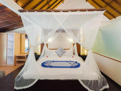 Superior  Room with River View and Free Benefits  image 8