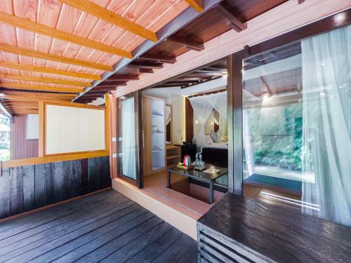 Superior  Room with River View and Free Benefits  image 1