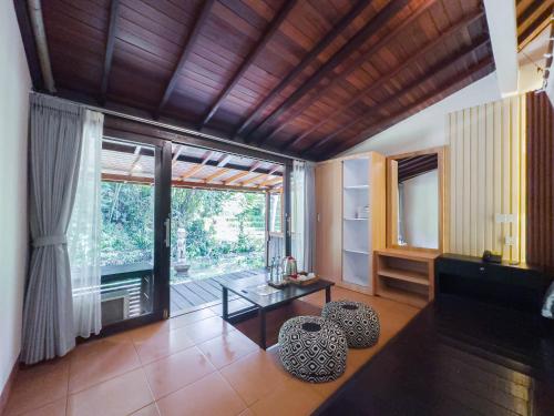 Superior  Room with River View and Free Benefits  image 2