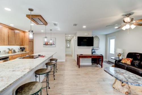 Cape Key Updated Beach Bungalow in Ponce Inlet (FL)