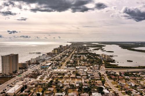 Cape Key Updated Beach Bungalow in Ponce Inlet (FL)