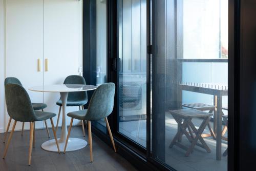 Létesítmények, Prime CBD central 3bedroom apartment in Majura