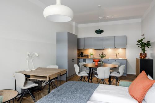 oompH Berlin Minimalist & Mighty - 1 BR hosting up to 6, Берлин (фото 2)