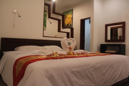 Deluxe Double Room with Terrace image 2