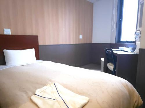 Small Single Room image 4