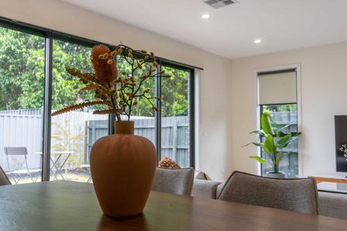 4BR Brand new Townhouse in Ashburton Shopping Golf in Glen Iris