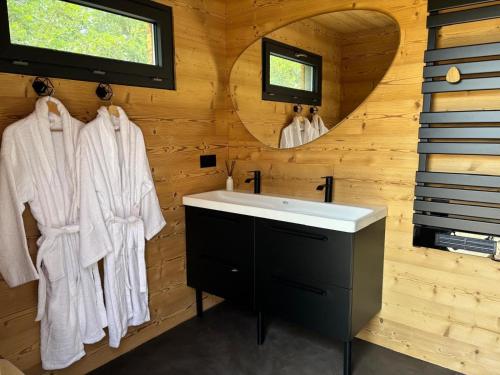 Bathroom, Bulle StelleA 26 m2, SPA Privatif au domaine CollineA in Bathernay