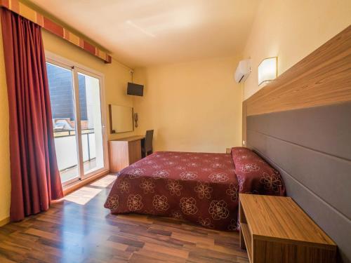 Hotel Golden Sand - image 13
