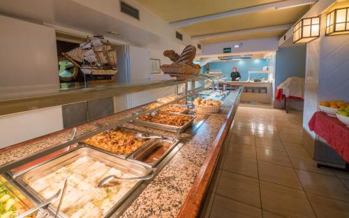 Hotel Golden Sand - image 2