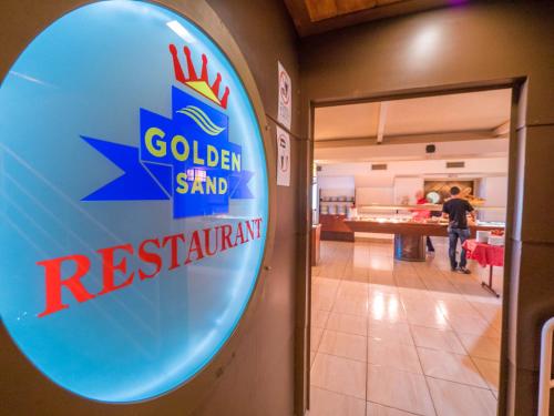 Hotel Golden Sand - image 8