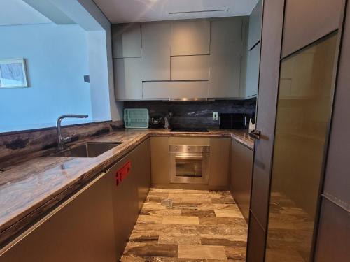 Blue Ocean Holiday Homes - Damac Heights, Dubaj