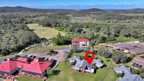 Perfect weekend getaway plus golf at your doorstep in Salamander Bay