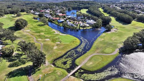 Perfect weekend getaway plus golf at your doorstep in Salamander Bay