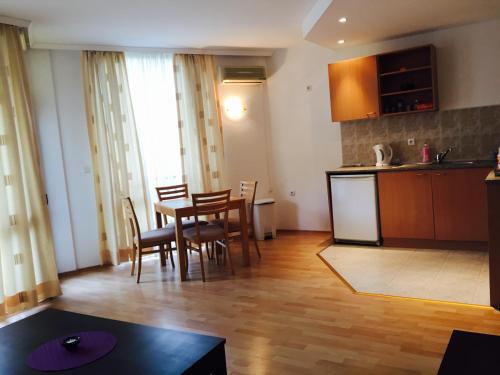 One-Bedroom Apartment with Free Wifi room in Complex Sands Holiday Apartments