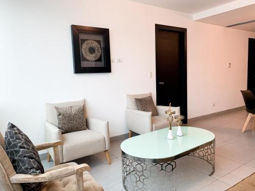 Suite de lujo cerca al aeropuerto, terminal, mall sol