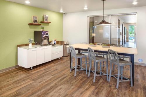 Előcsarnok, WoodSpring Suites Orlando I-4 & Convention Center in International Drive - Kongresszusi központ