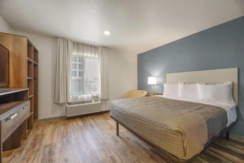 WoodSpring Suites Orlando I-4 & Convention Center - image 6