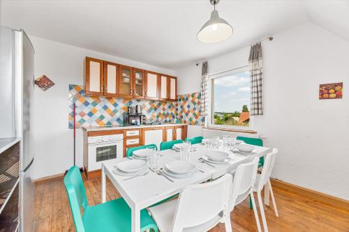 Konyha, GÜNSTIGE Wohnungen für Monteure in Suppingen-Laichingen Ulm,Neu-Ulm,TV,Wifi,Parking (GUNSTIGE Wohnungen fur Monteure in Suppingen-Laichingen Ulm,Neu-Ulm,TV,Wifi,Parking) in Laichingen