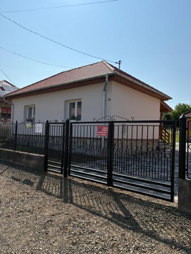 Liget Vendégház, Kazár