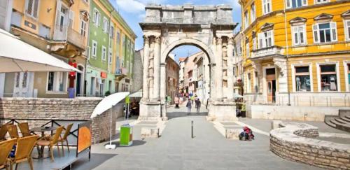 Apartment 150m from Arena Colosseum in Pula
