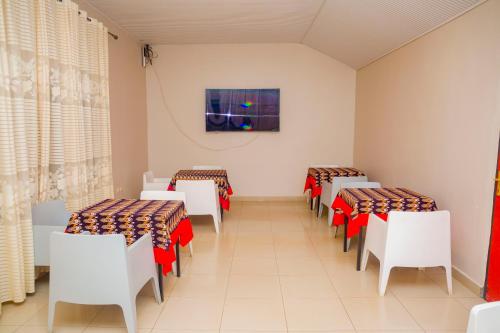 Baobab Hotel LTD - image 3