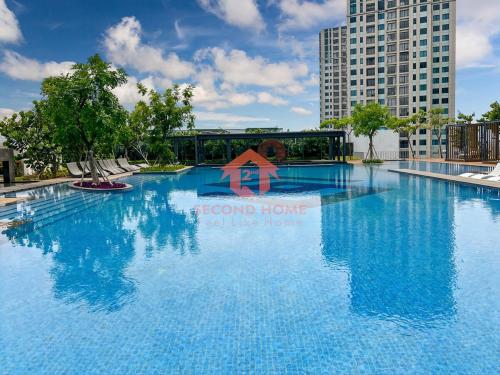 Cozy Studio South Gate Apt W/ Pool, Gym, Wi-fi - Depok