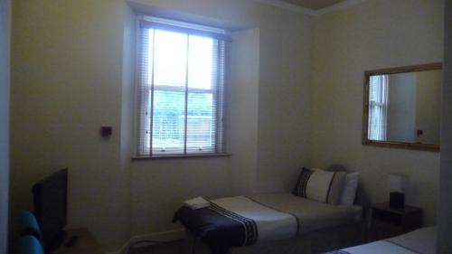 Minto House - image 2