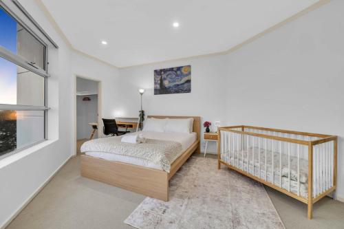 Modern Metro by Host Solutions in Mawson Tavak