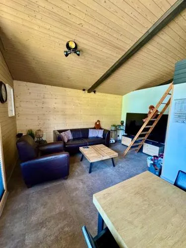 Ferienwohnung Brunni-Lodge direkt am Grossen Mythen in Alpthal, Schweiz