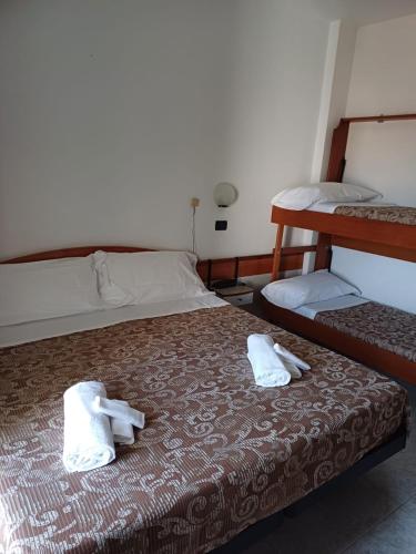 Triple Room image 7