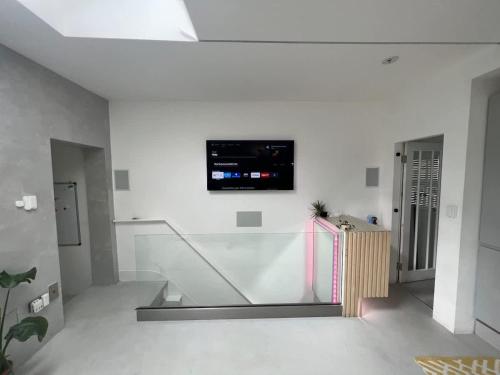 Stunning Contemporary 2 Bed Apartment With Parking, Londýn (fotografie 3)