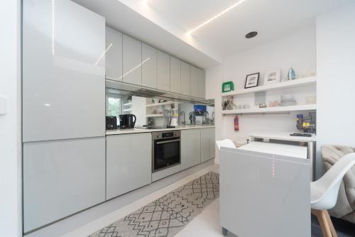 Stunning Contemporary 2 Bed Apartment With Parking, Londýn (fotografie 6)