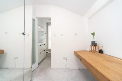 Stunning Contemporary 2 Bed Apartment With Parking, Londýn (fotografie 8)