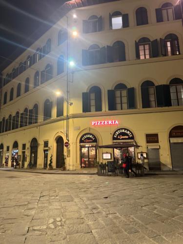 เอมเมอรัลด์ พาเลซ โฮสเทล (Emerald Palace Hostel) in ฟลอเรนซ์