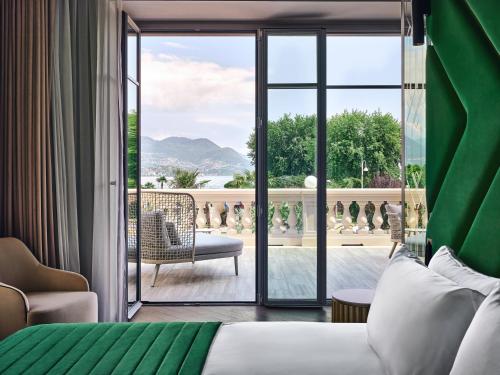 Royal Suite with Lake View